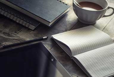 中国央行行长：房地产市场处于调整期 对金融系统的溢出影响有限